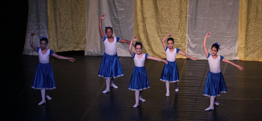 ballet infantil a partir dos 3 anos escola e aulas de dança.