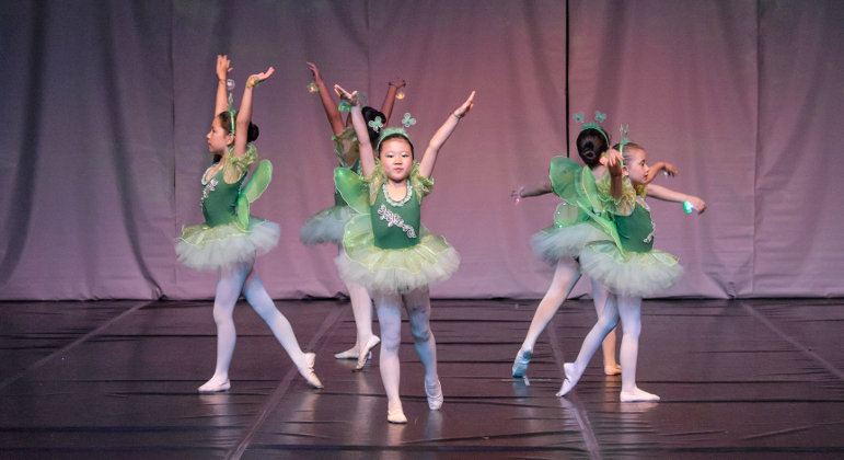 Ballet infantil - baby class - a partir 3 anos - turma 2015